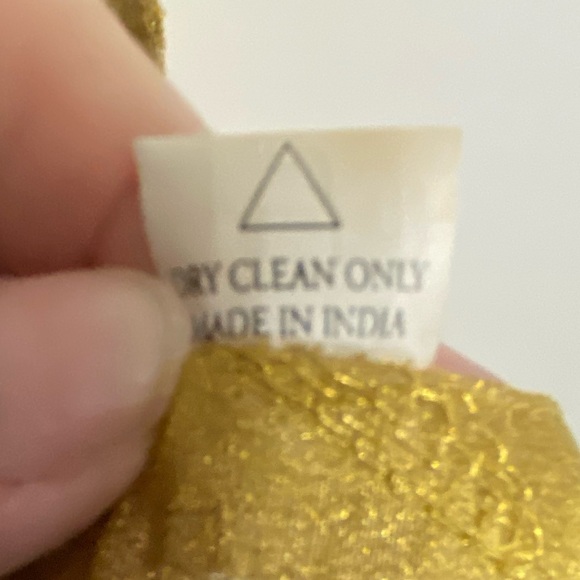 Set of 2 Gold Table Runners with Tassels on Each End - Picture 10 of 10